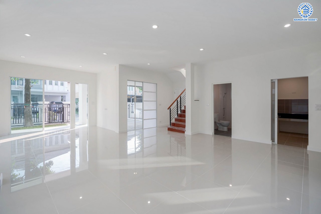 บ้านมือสองตกแต่งใหม่ โครงการ บางกอกบูเลอวาร์ด ราชพฤกษ์-พระราม5 เนื้อที่ 56 ตร.ว. บนสังคมคุณภาพ SC Asset* ฟังก์ชันพร้อม 3 ห้องนอน 3 ห้องน้ำ จอดรถได้ 2 คัน บนทำเลติดถนนราชพฤกษ์ ใกล้วงเวียนพระรามห้า, ทางด่วนศรีรัช และเพียง 10 ถึงรถไฟฟ้า "สถานีบางรักใหญ่"